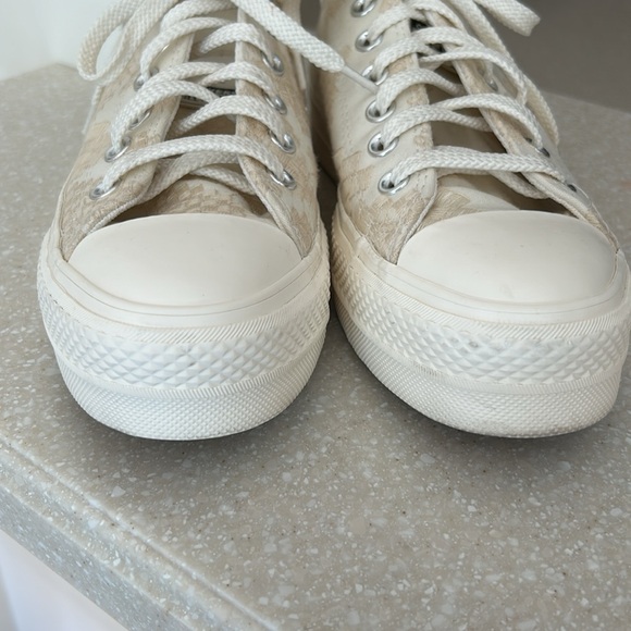 Converse Chuck Taylor All Star Lift Platform Tonal Embroidery  Shoe Size 8 🤍❤️ - Picture 7 of 17